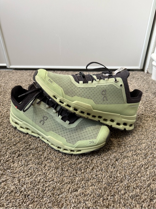 On Running Other - On Running Men's Cloudvista Trail Shoes - Light Green and Black